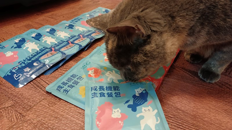 女人知己試用大隊,口碑行銷,部落客行銷,自然食 成長機能主食餐包,自然食,成長機能狗狗主食餐包,成長機能貓咪主食餐包,滿足毛孩最單純的幸福,人食等級食材,開封即食,綿密的肉泥狀質地,好吸收,無膠類,無色素,無防腐劑的添,維持腸道健康,添加DHA/靈芝多醣體,使用高優質蛋白,適口性佳,狗狗口味,犬用營養火雞,犬用嫩雞牛肉,貓咪口味,貓用營養嫩雞,貓用嫩雞鮪魚